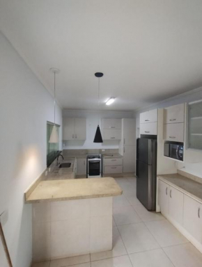 CASA - 3 quartos com ar - bairro Tiradentes